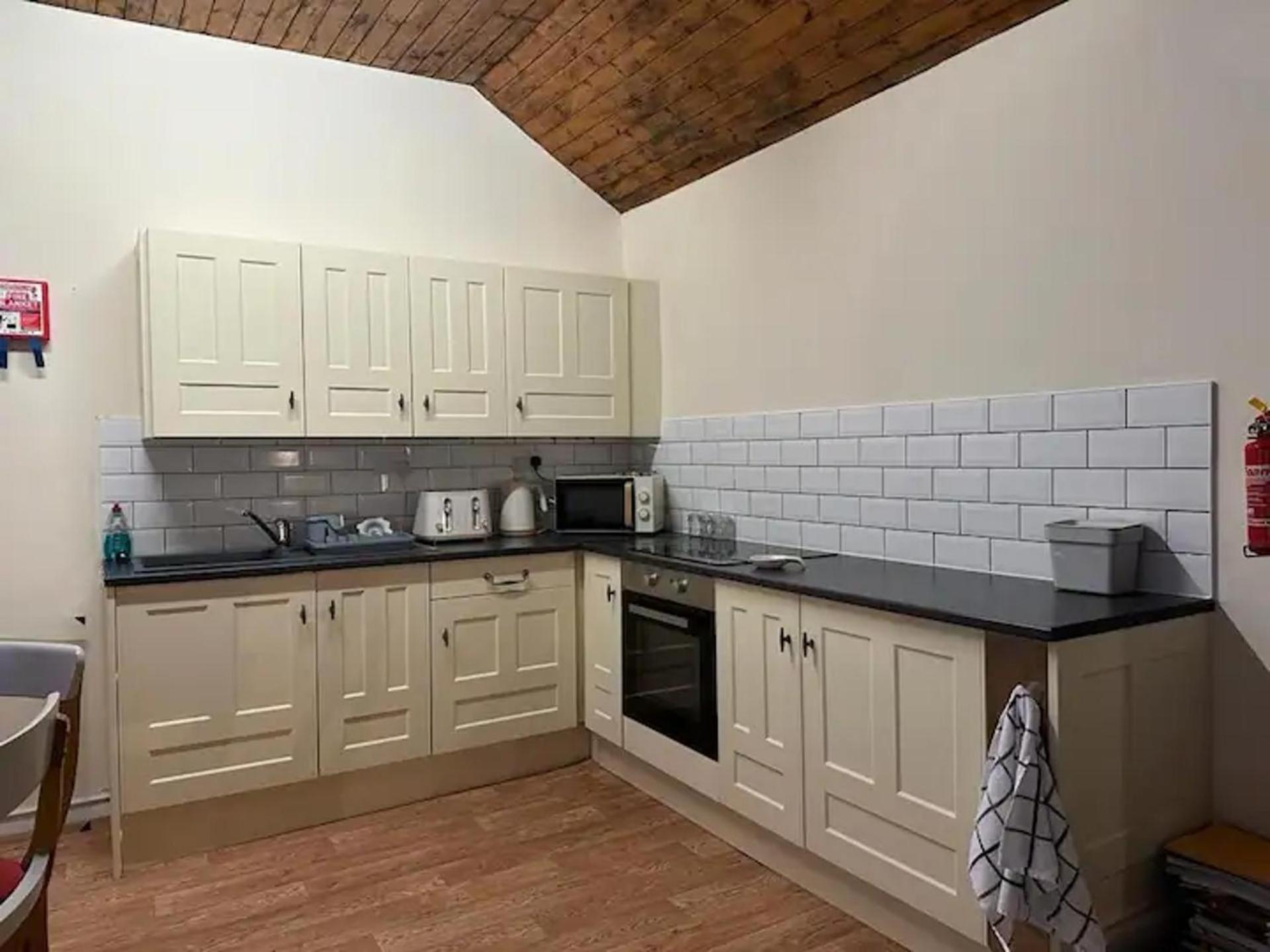 Апартаменти 2 Bed-Sleeps 4-Sea View-Pet Friendly-Parking Лланеллі Екстер'єр фото