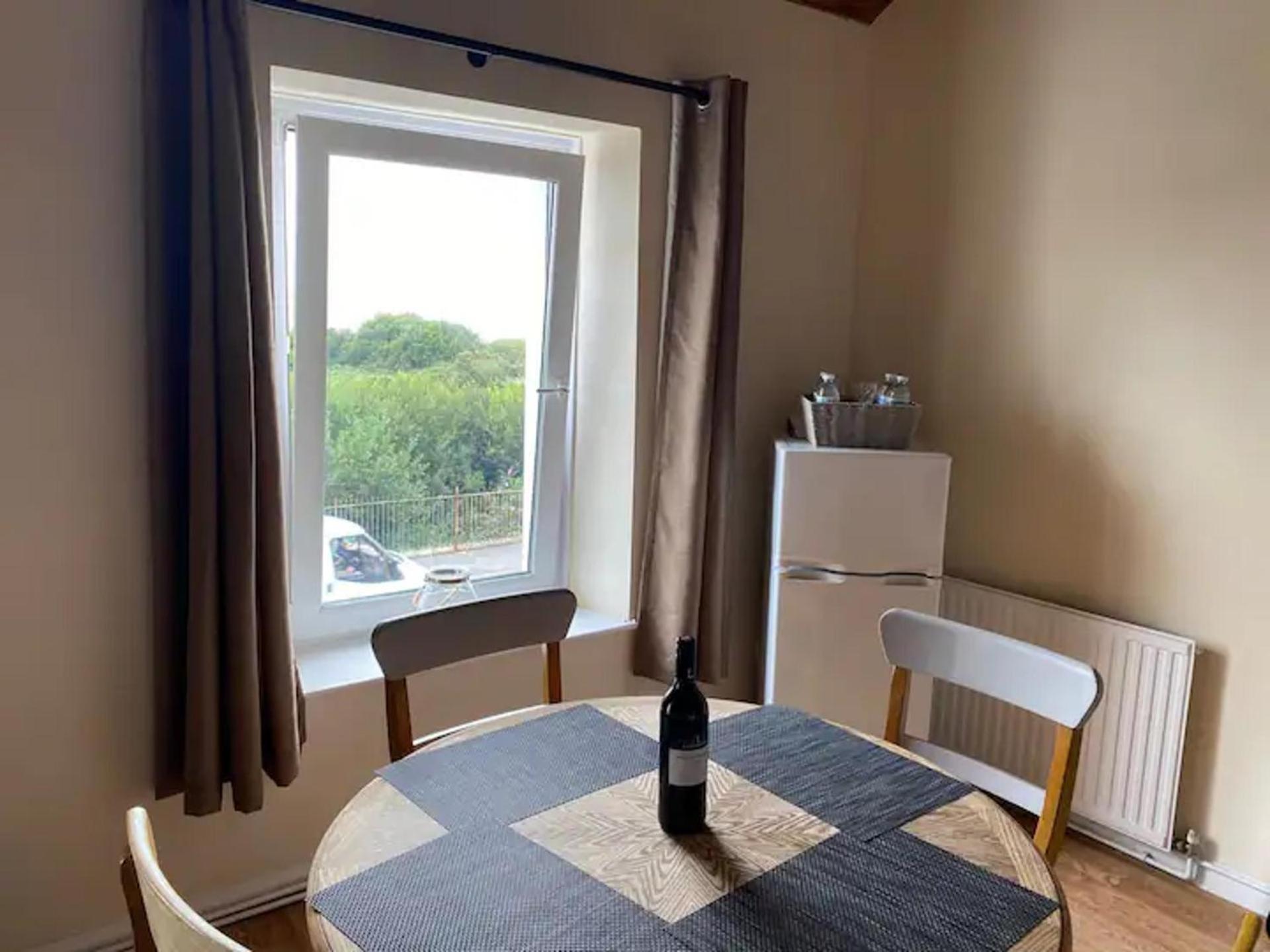 Апартаменти 2 Bed-Sleeps 4-Sea View-Pet Friendly-Parking Лланеллі Екстер'єр фото