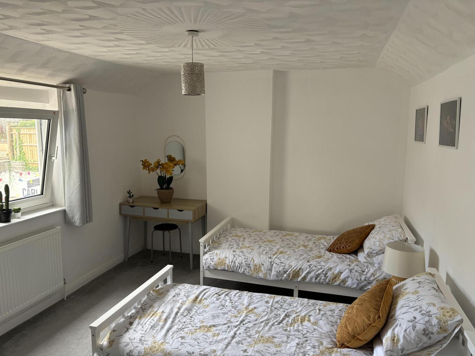 Апартаменти 2 Bed-Sleeps 4-Sea View-Pet Friendly-Parking Лланеллі Екстер'єр фото