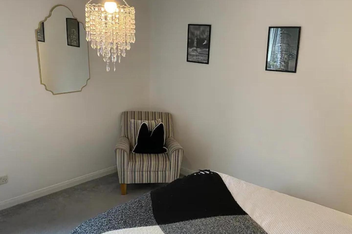 Апартаменти 2 Bed-Sleeps 4-Sea View-Pet Friendly-Parking Лланеллі Екстер'єр фото
